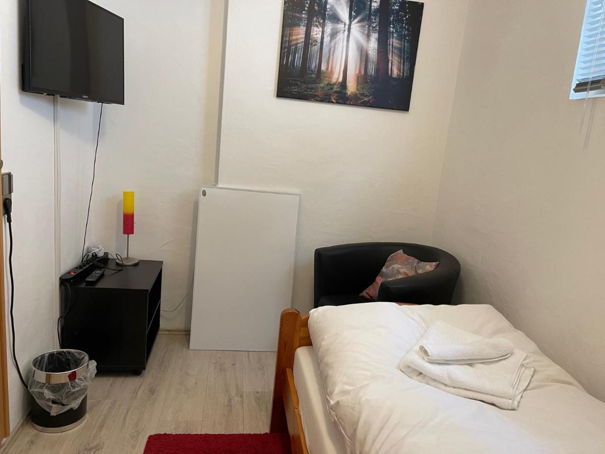 94 - Private Rooms Eichenau Eksteriør billede
